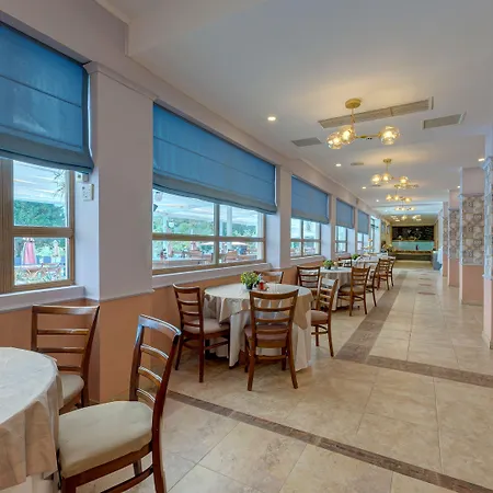 Hotel Detelina 3*